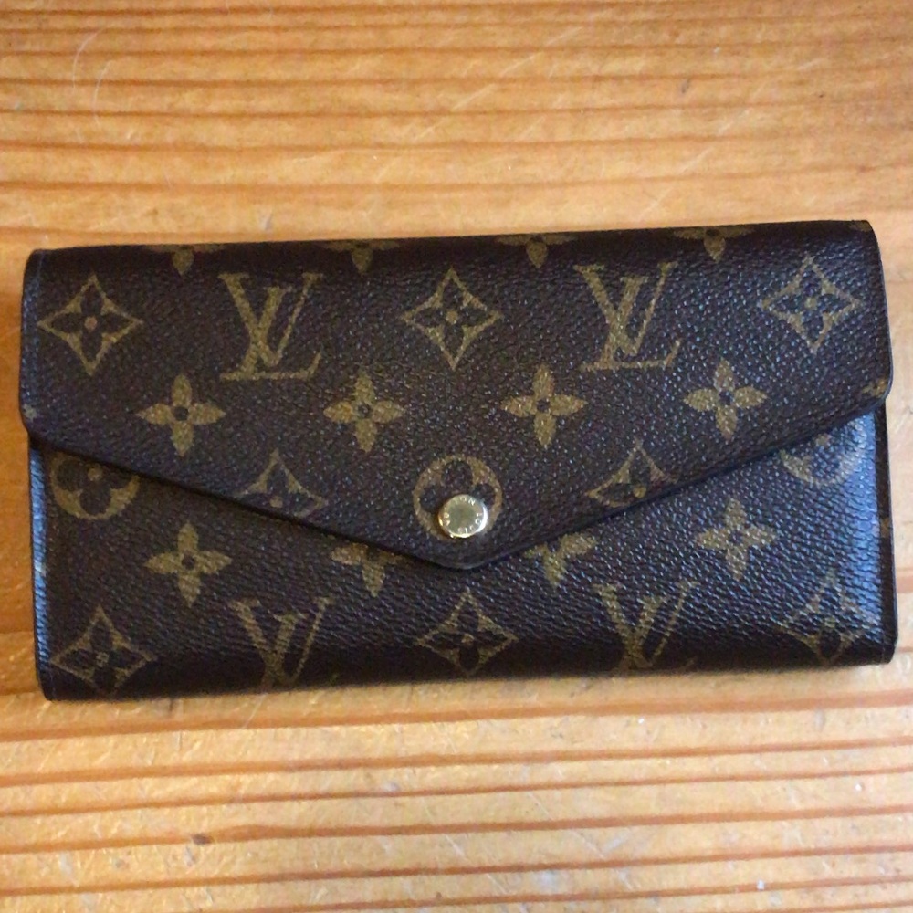 Authentic Sarah Louis Vuitton Wallet